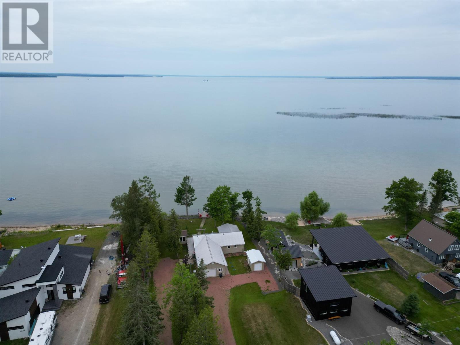 2761 Hawdon Dr, Richards Landing, ON