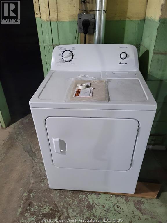 911 Langlois, Windsor, ON - Indoor Photo Showing Laundry Room