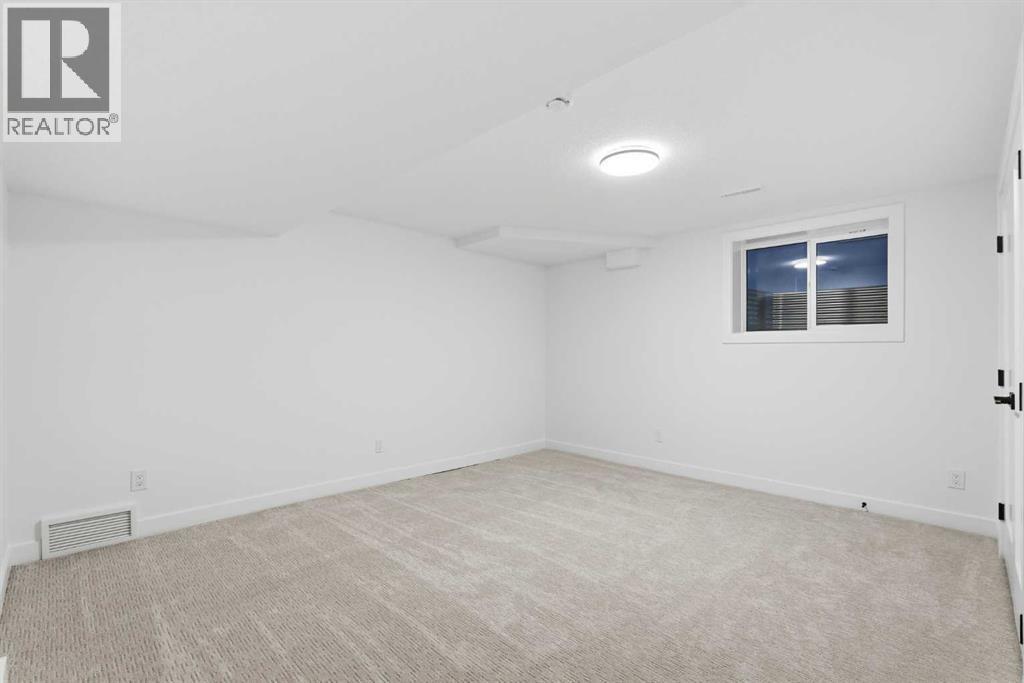 4904 Valiant Drive Nw, Calgary, AB