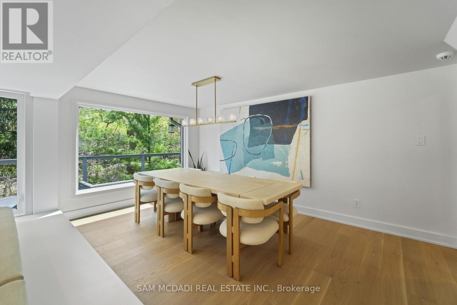 1273 Queen Victoria Avenue, Mississauga, ON - Indoor Photo Showing Dining Room