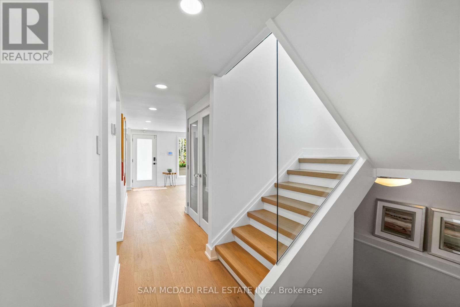 1273 Queen Victoria Avenue, Mississauga, ON - Indoor Photo Showing Other Room