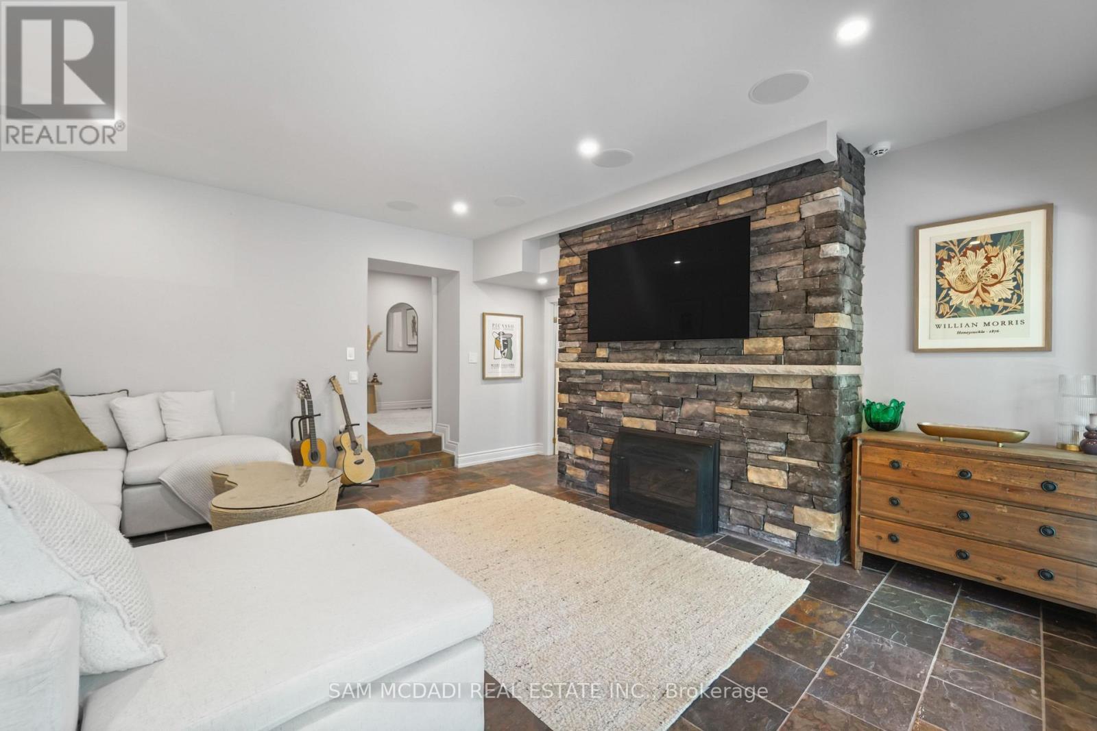 1273 Queen Victoria Avenue, Mississauga, ON - Indoor Photo Showing Other Room With Fireplace