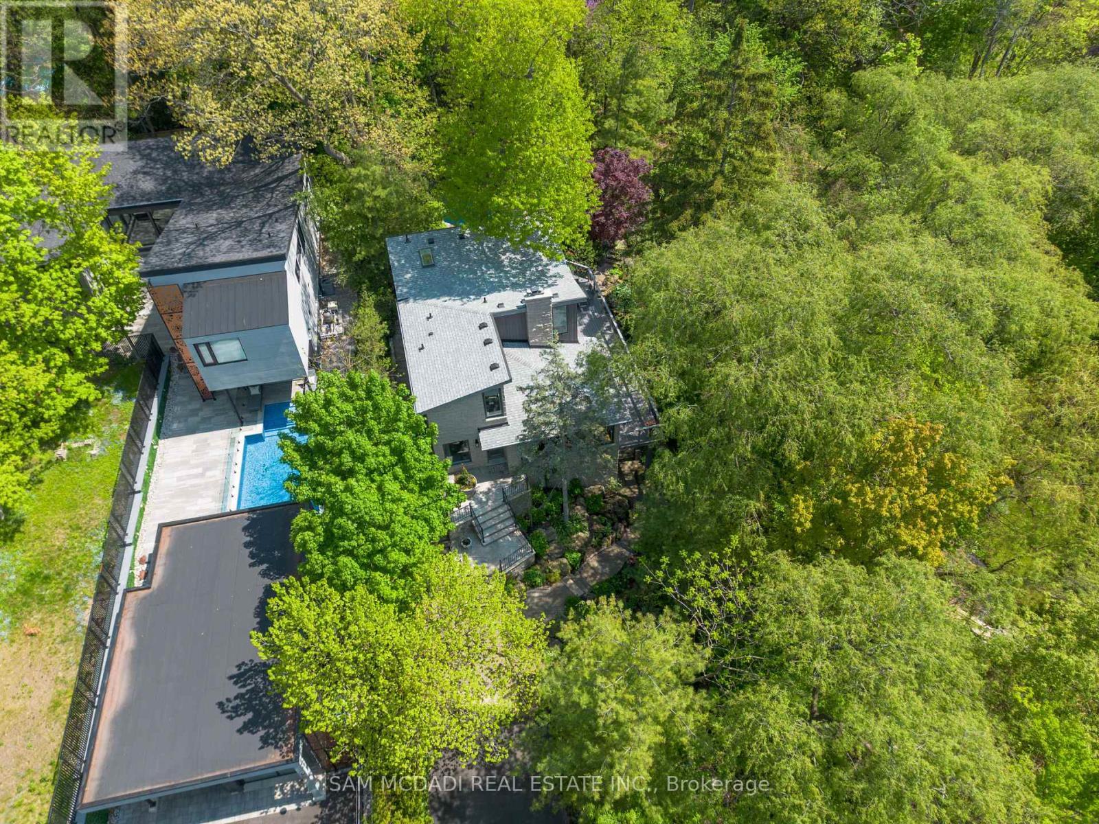 1273 Queen Victoria Avenue, Mississauga, ON - Outdoor