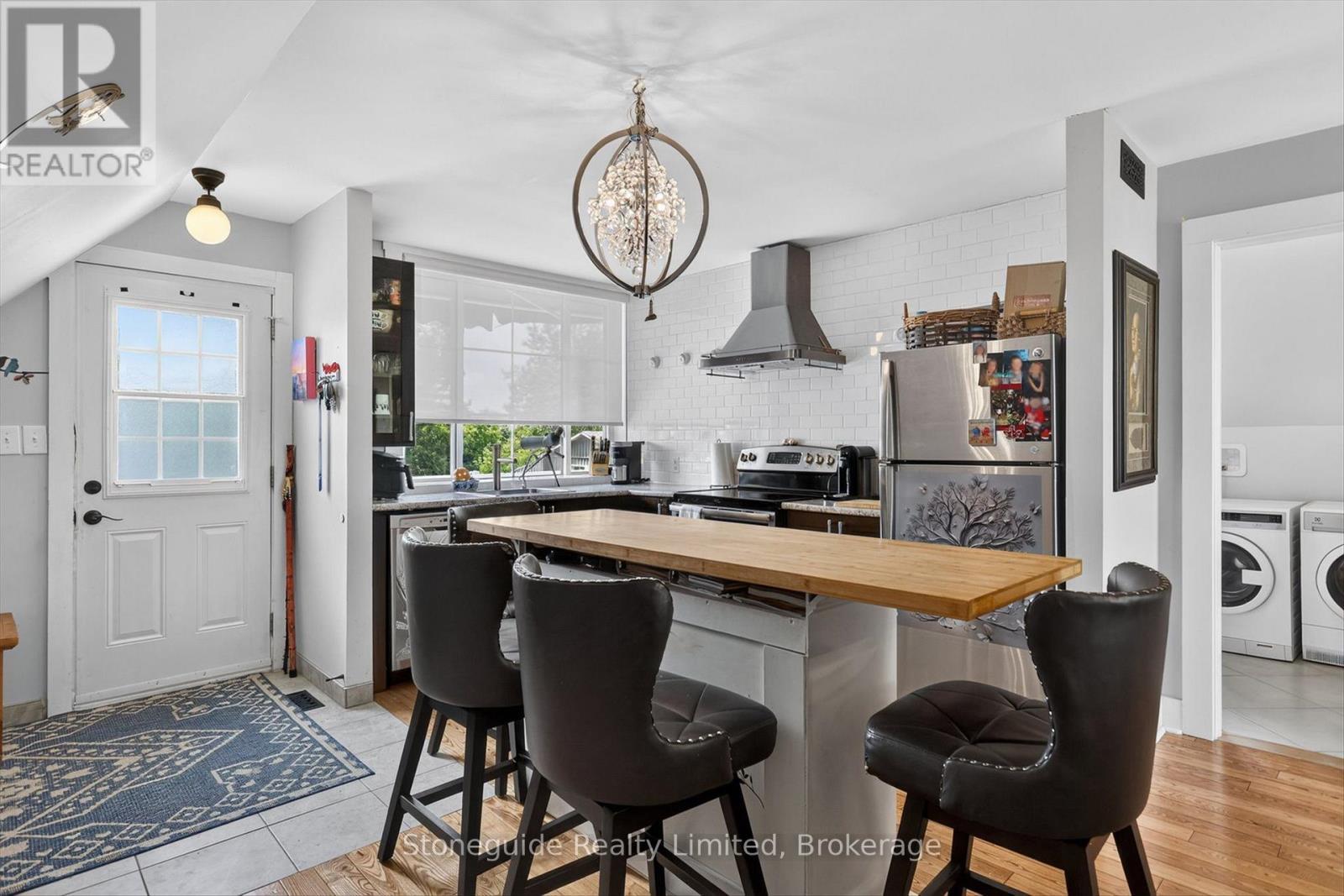 In-law suite - 1978 Henderson Line, Otonabee-South Monaghan, ON