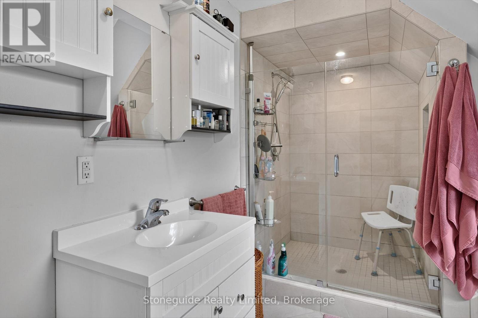 In-law suite - 1978 Henderson Line, Otonabee-South Monaghan, ON