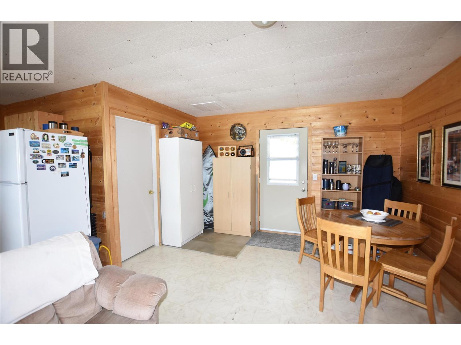 inside - 1 Imtil Road, Vernon, BC - Indoor Photo Showing Dining Room