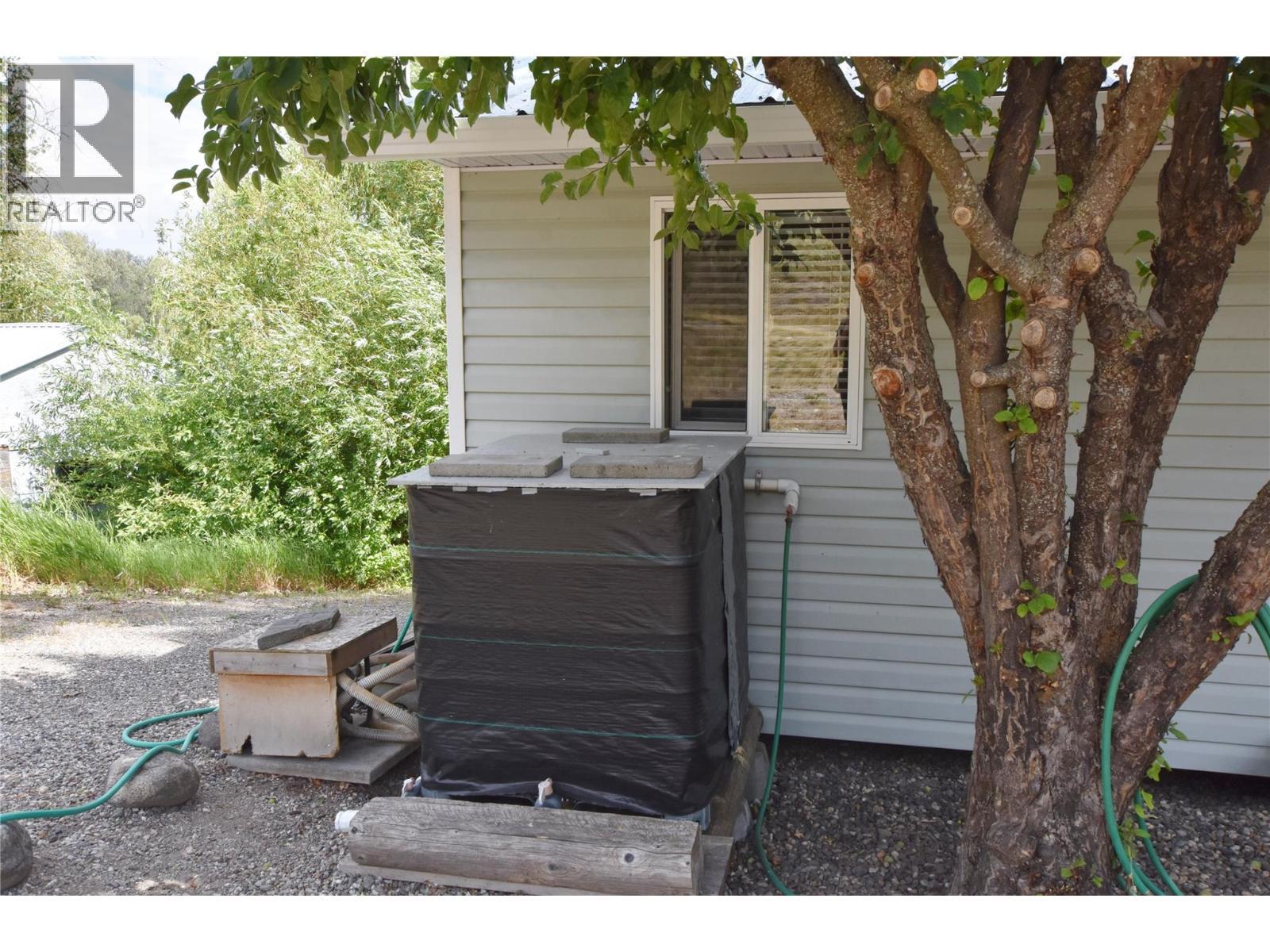 water tote - 1 Imtil Road, Vernon, BC - Outdoor With Exterior