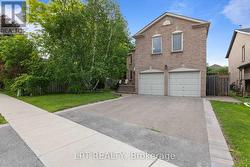 152 MCCAFFREY ROAD Newmarket, ON L3X 1K2