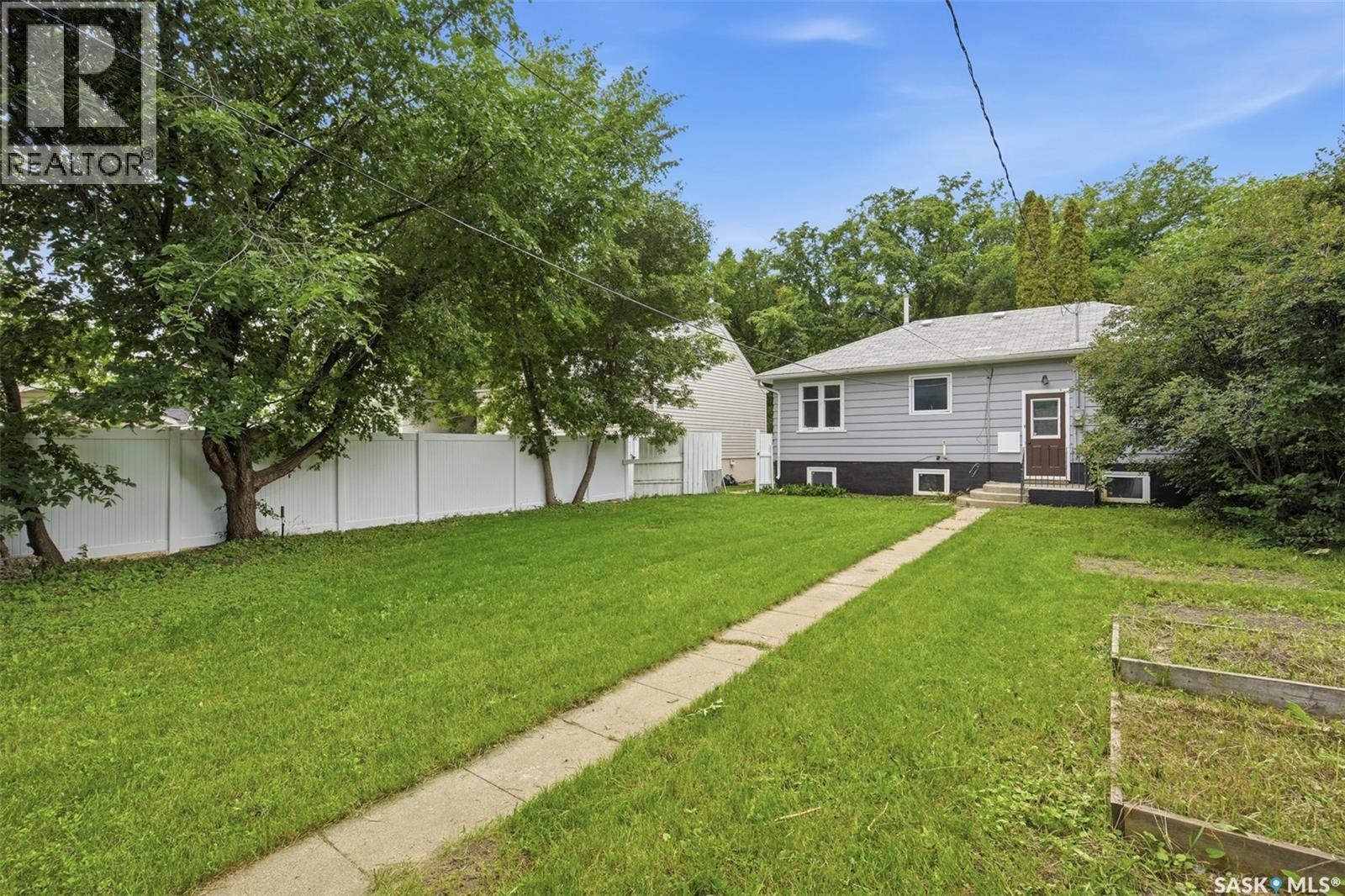 1318 B Avenue N, Saskatoon, SK