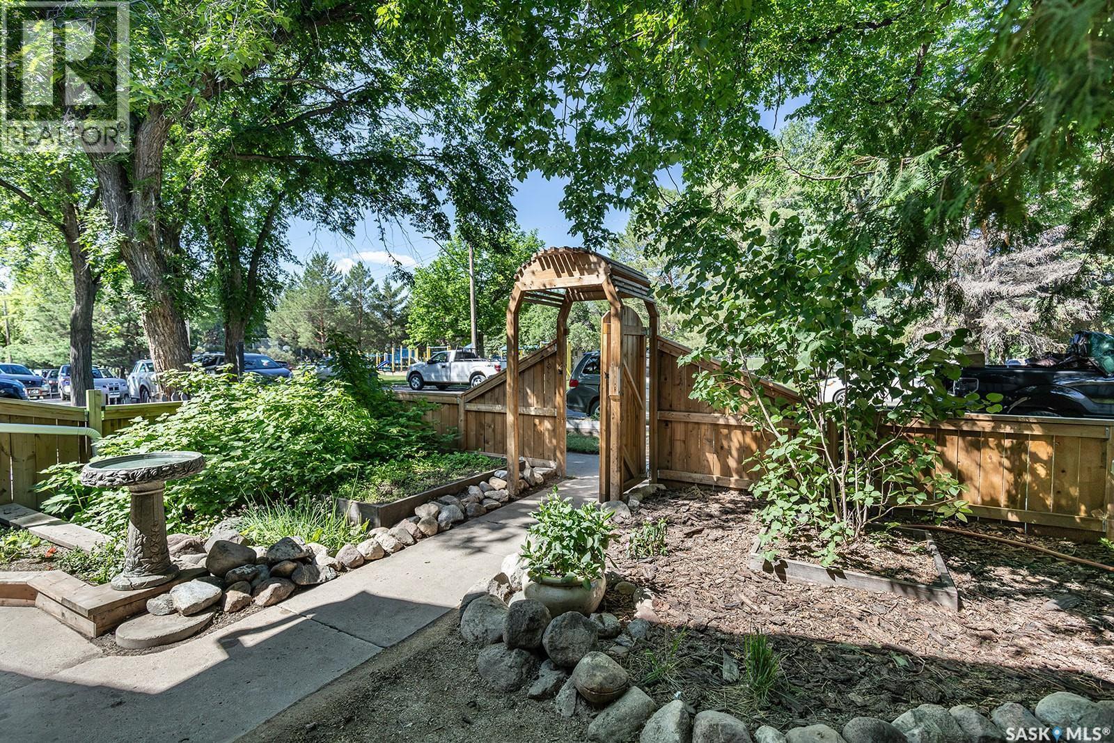 406 J Avenue S, Saskatoon, SK