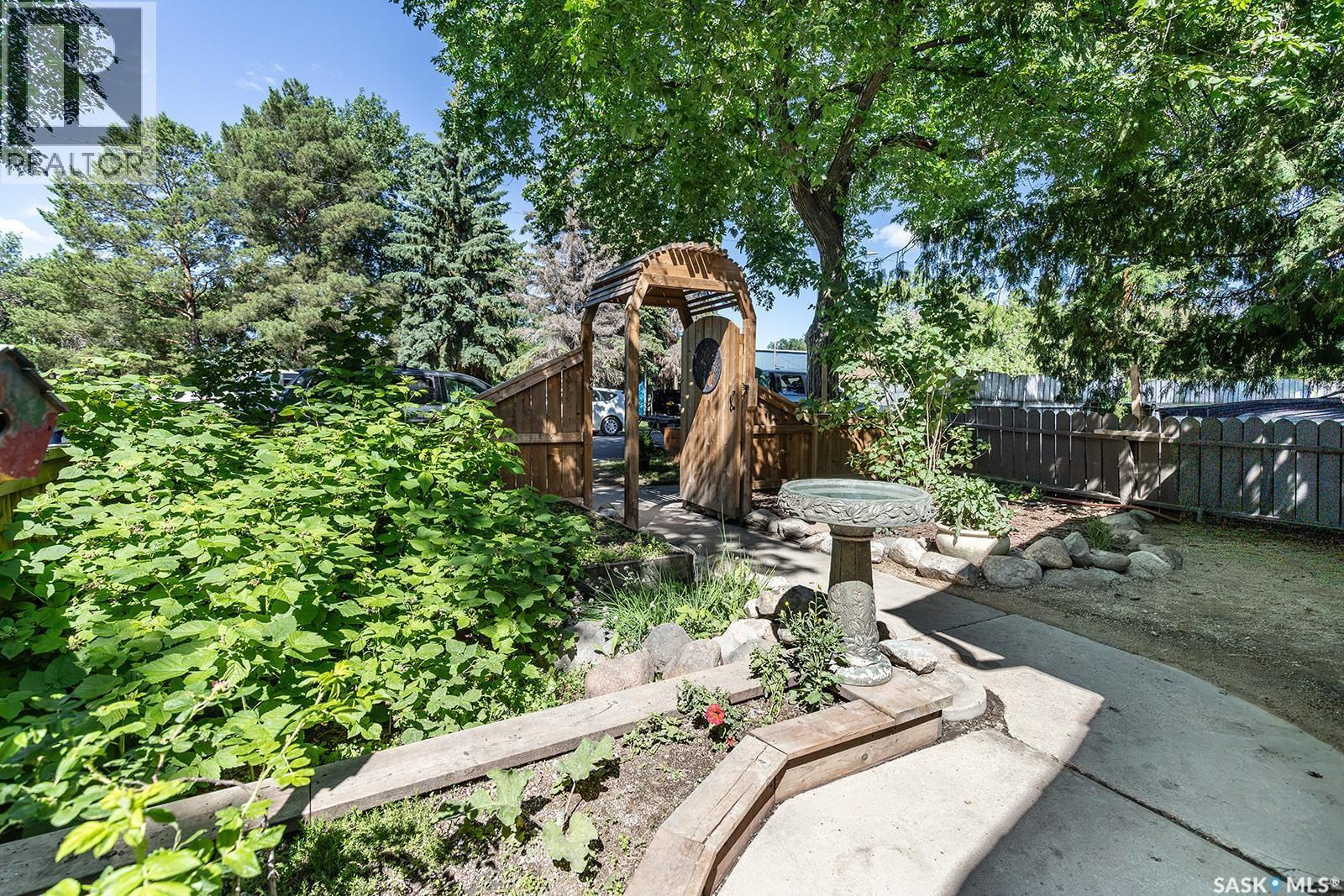 406 J Avenue S, Saskatoon, SK