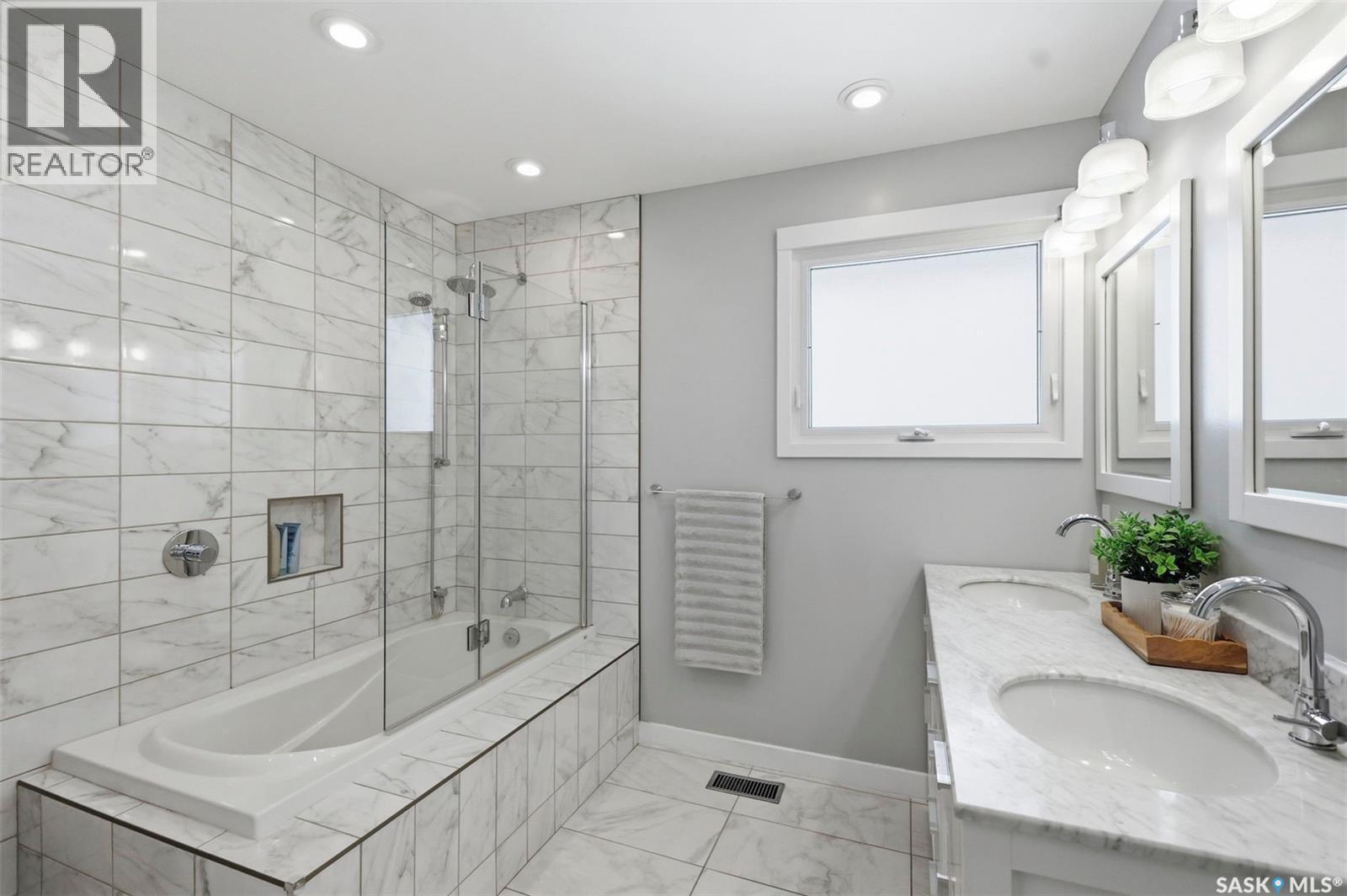 2221 Munroe Avenue S, Saskatoon, SK