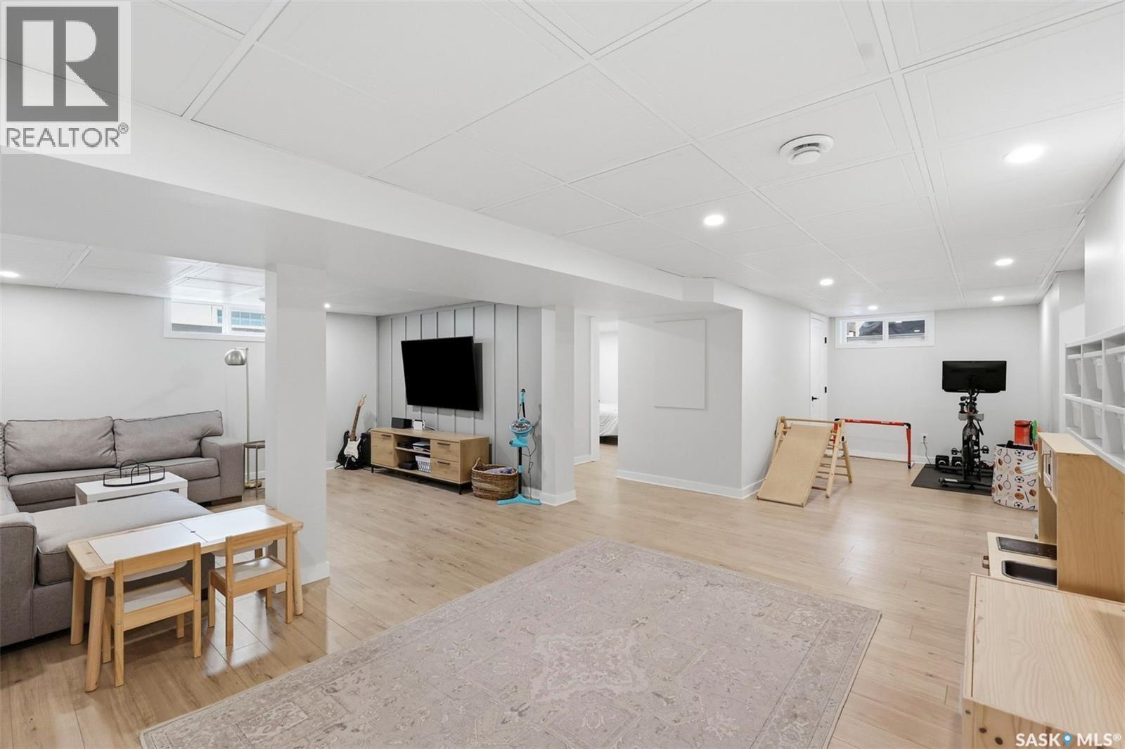 2221 Munroe Avenue S, Saskatoon, SK