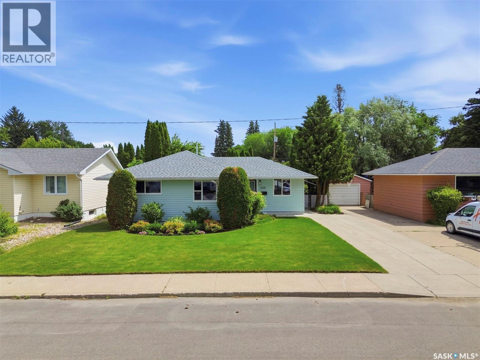 2221 Munroe Avenue S, Saskatoon, SK