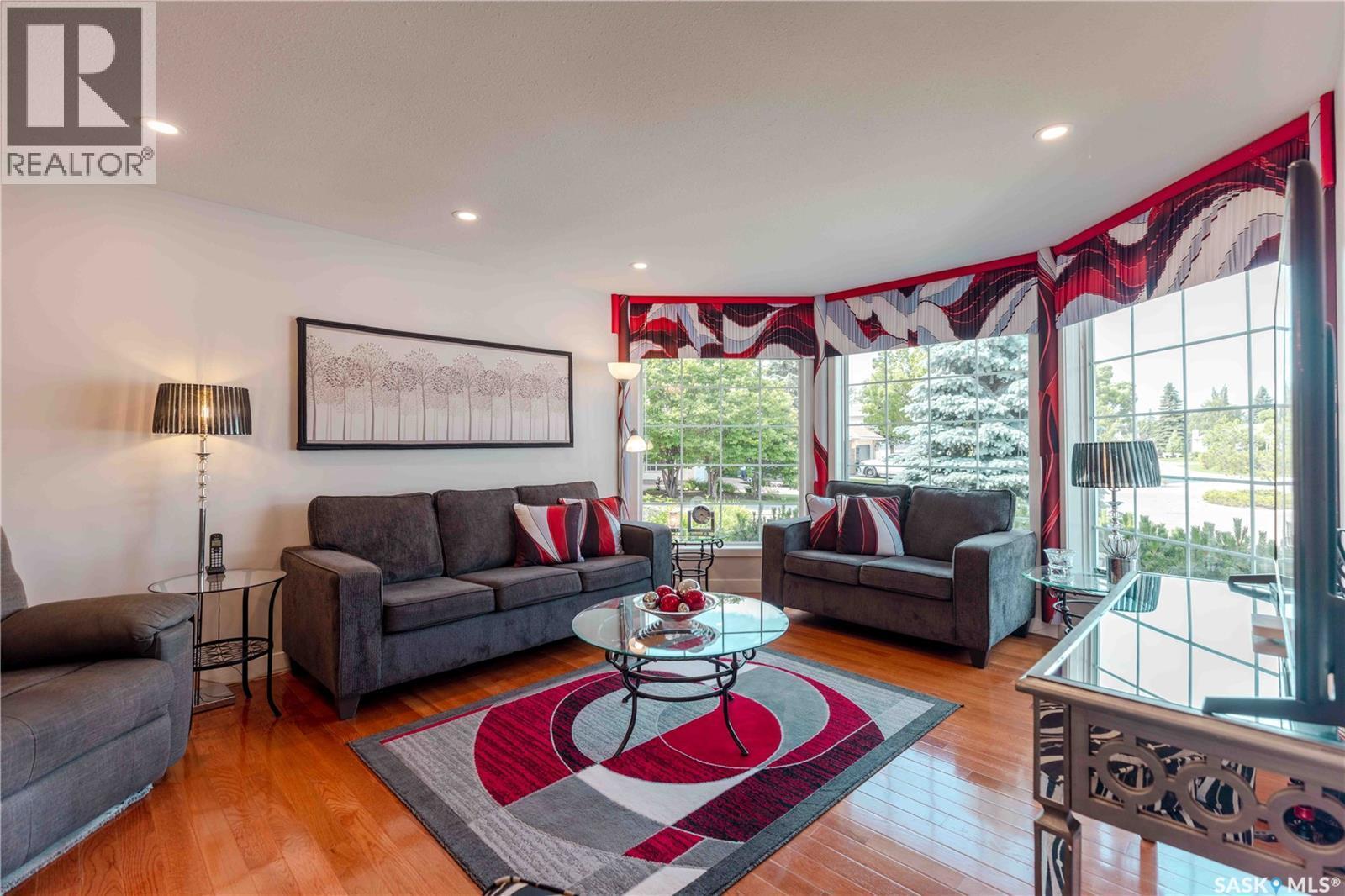 206 Braemar Bay, Saskatoon, SK