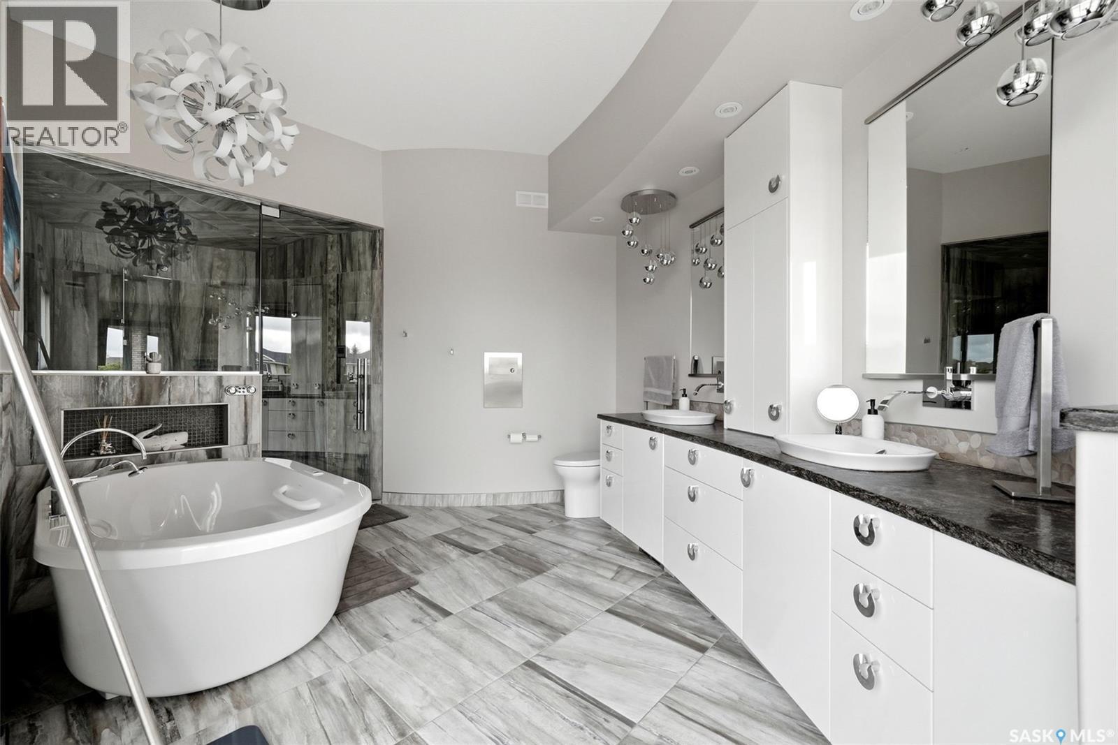 2168 Riverbend Cove, Regina, SK