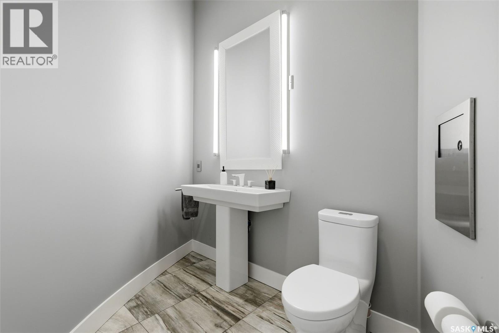 2168 Riverbend Cove, Regina, SK