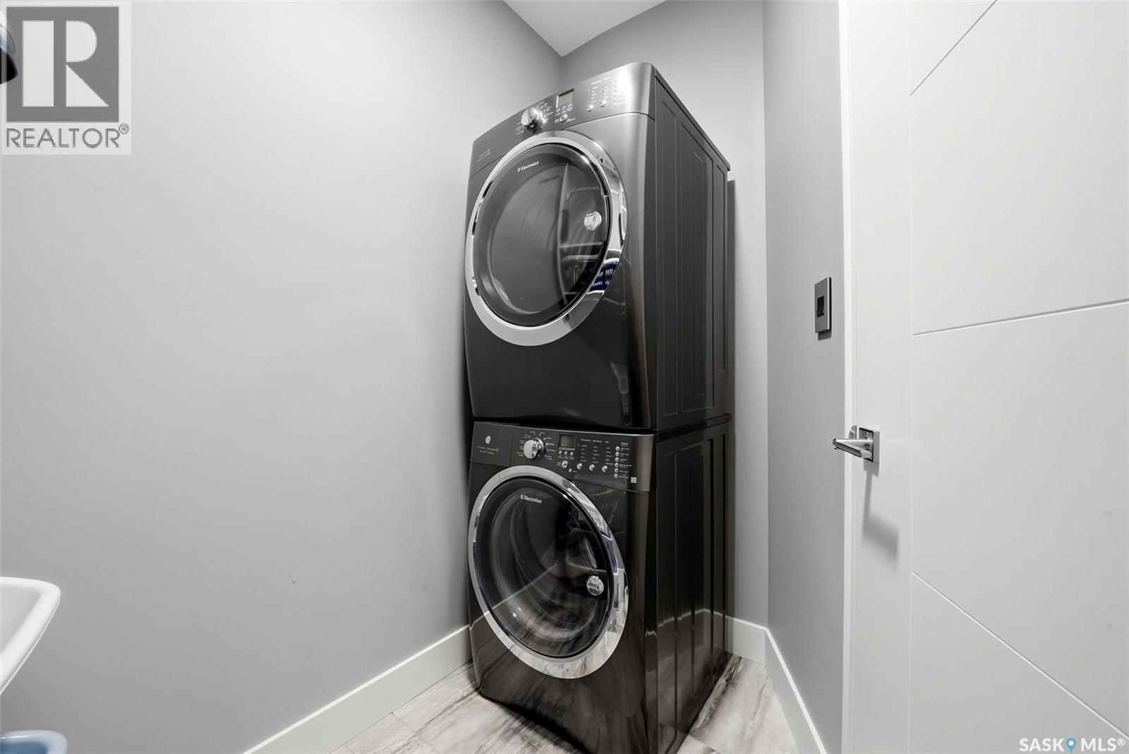 2168 Riverbend Cove, Regina, SK