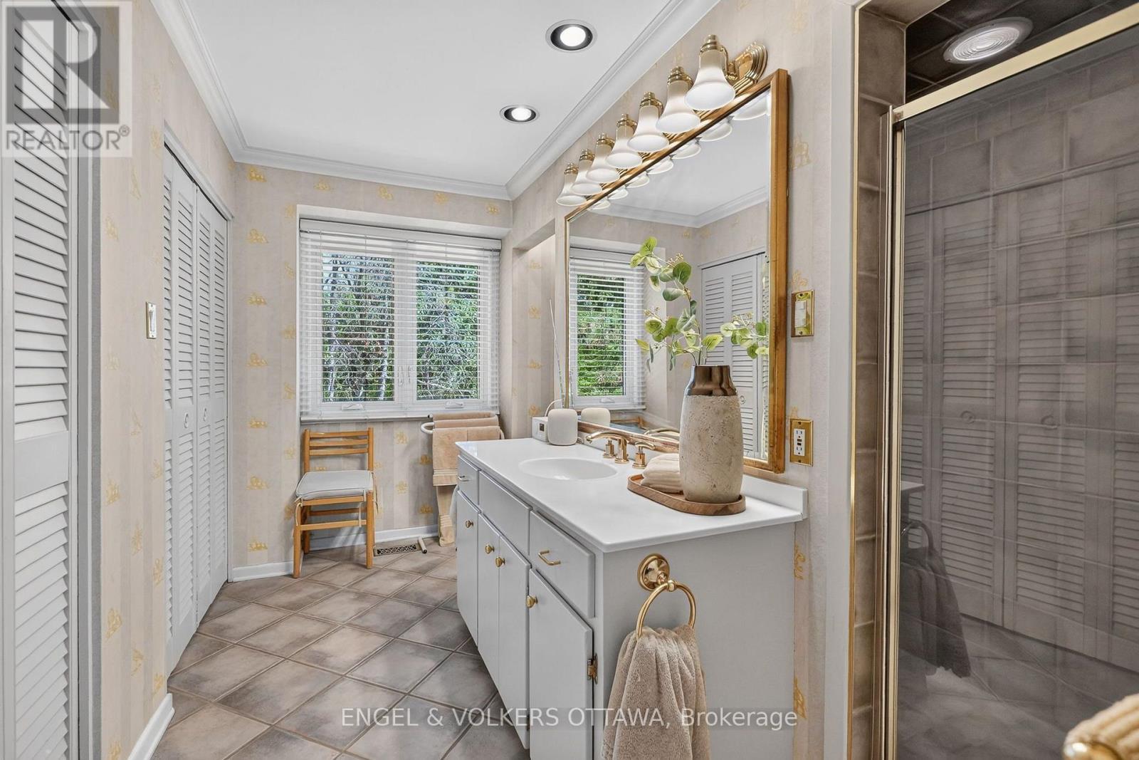 1907 Fairmeadow Crescent, Ottawa, ON