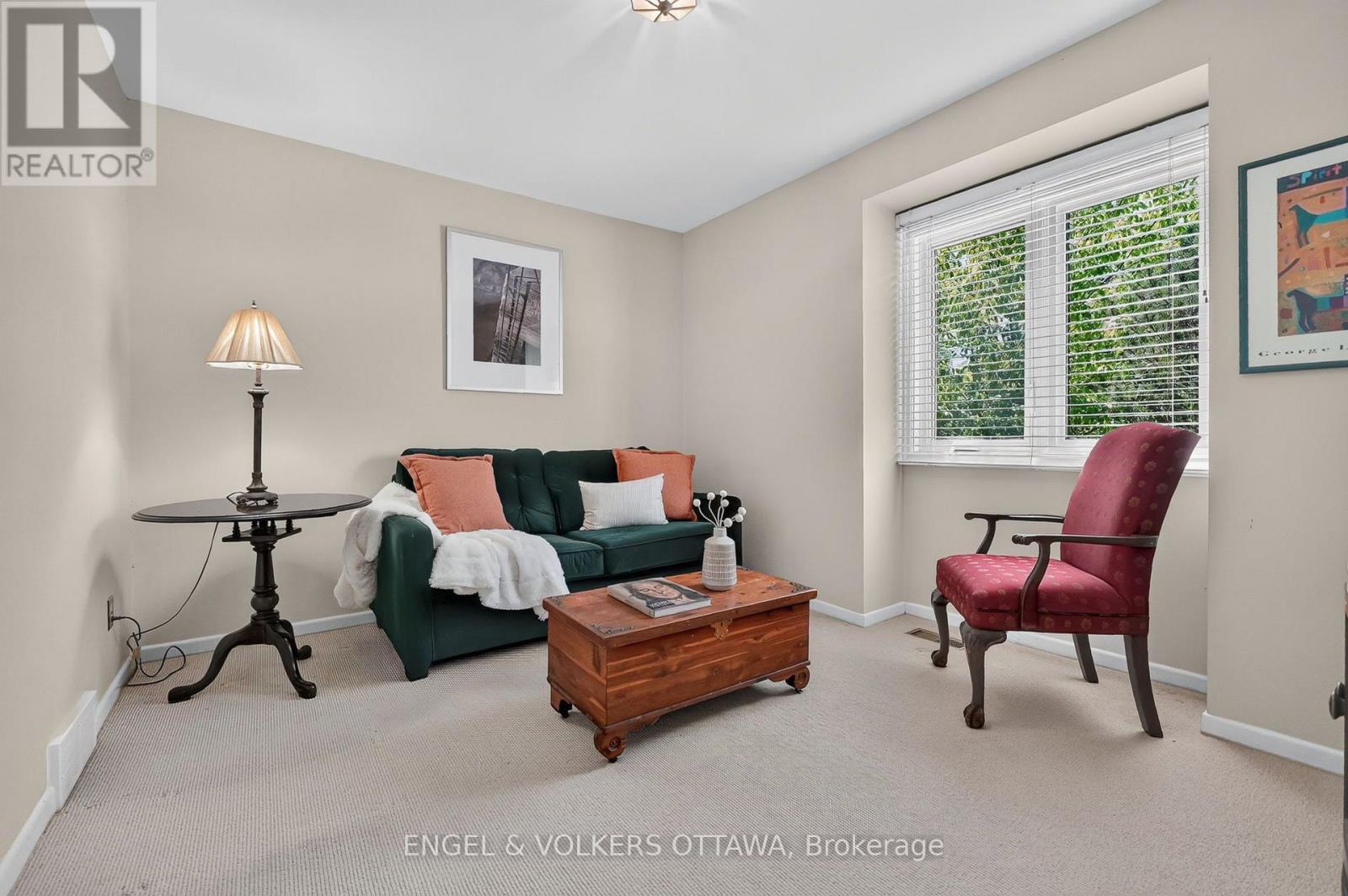1907 Fairmeadow Crescent, Ottawa, ON