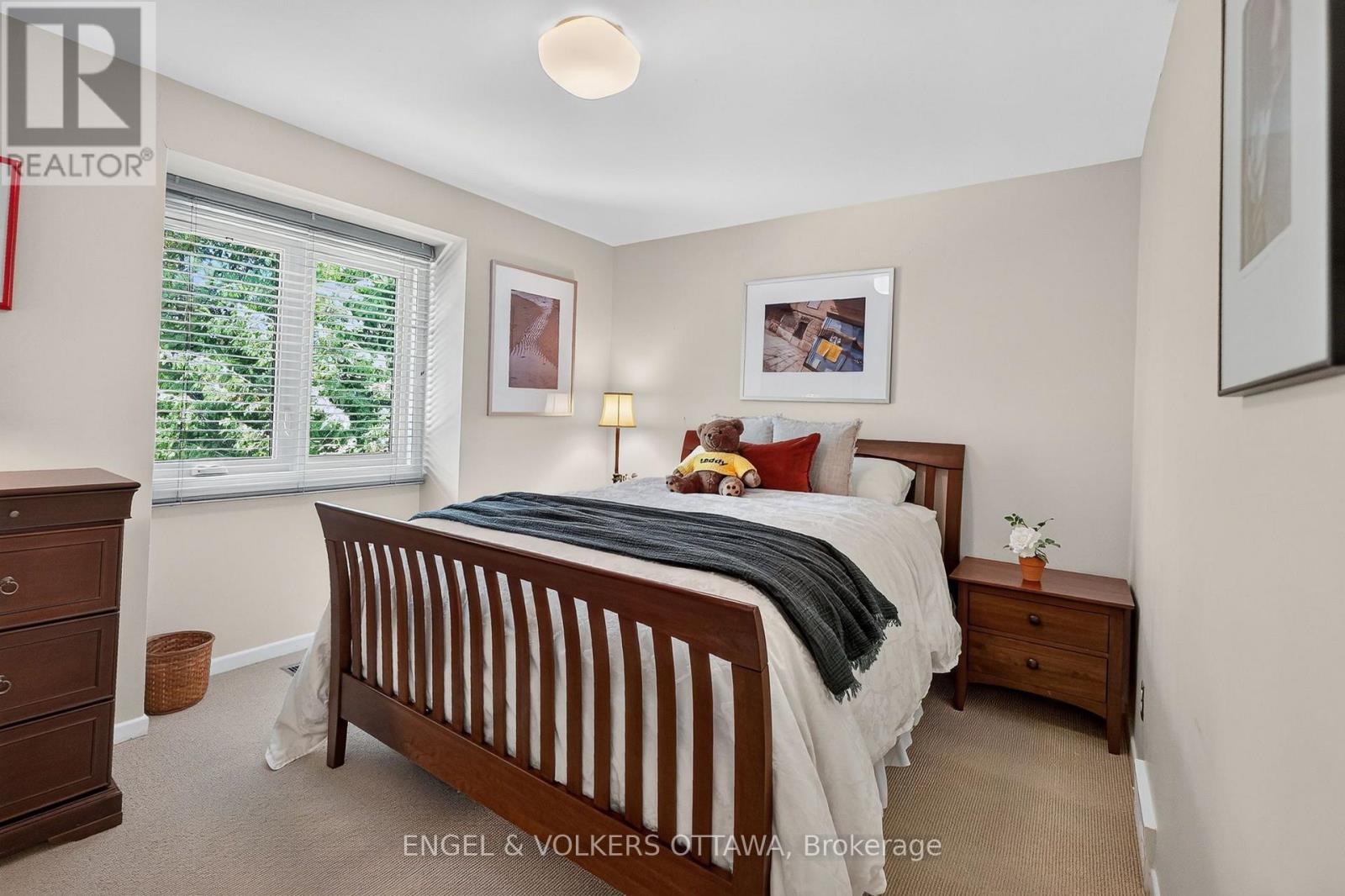 1907 Fairmeadow Crescent, Ottawa, ON
