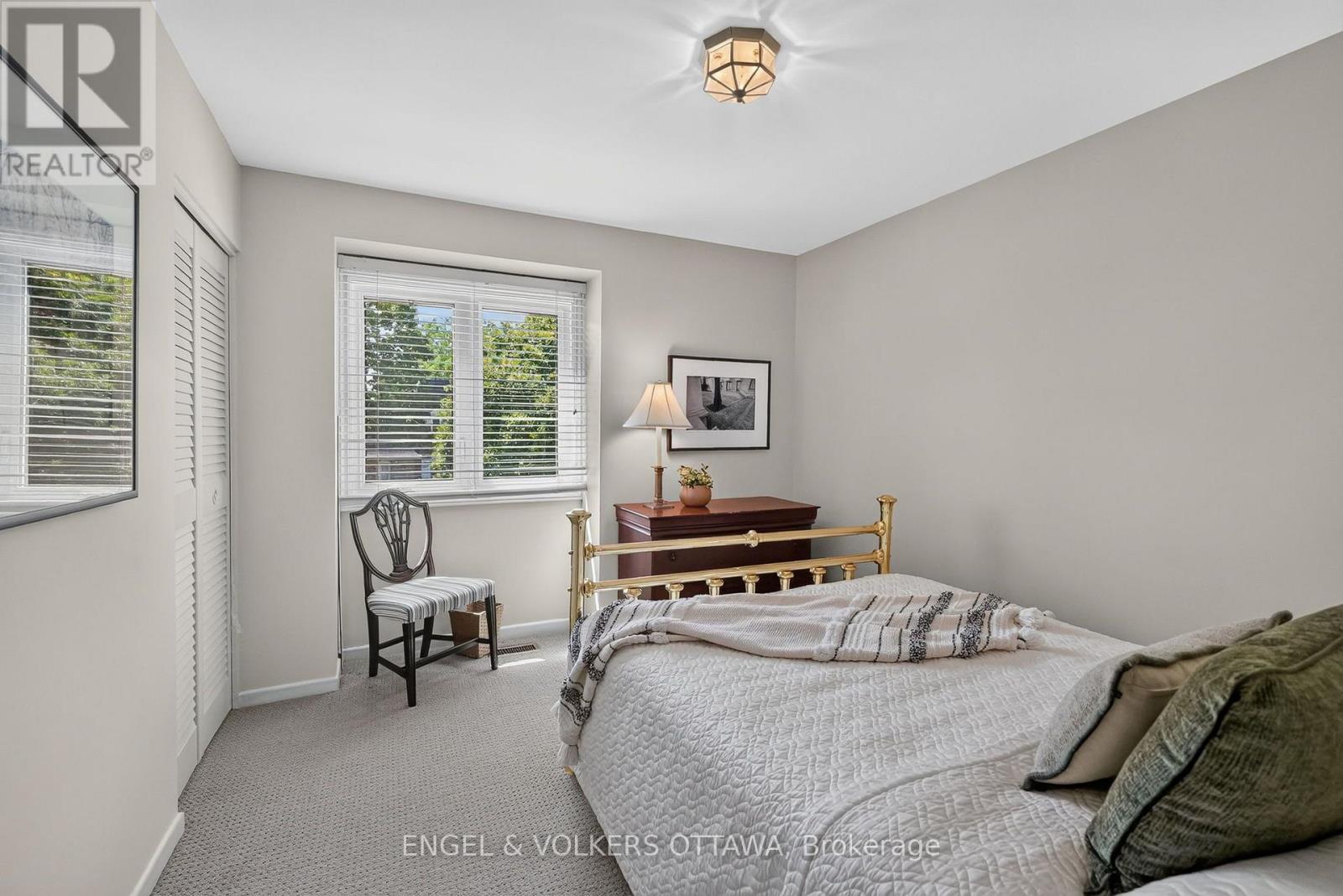 1907 Fairmeadow Crescent, Ottawa, ON
