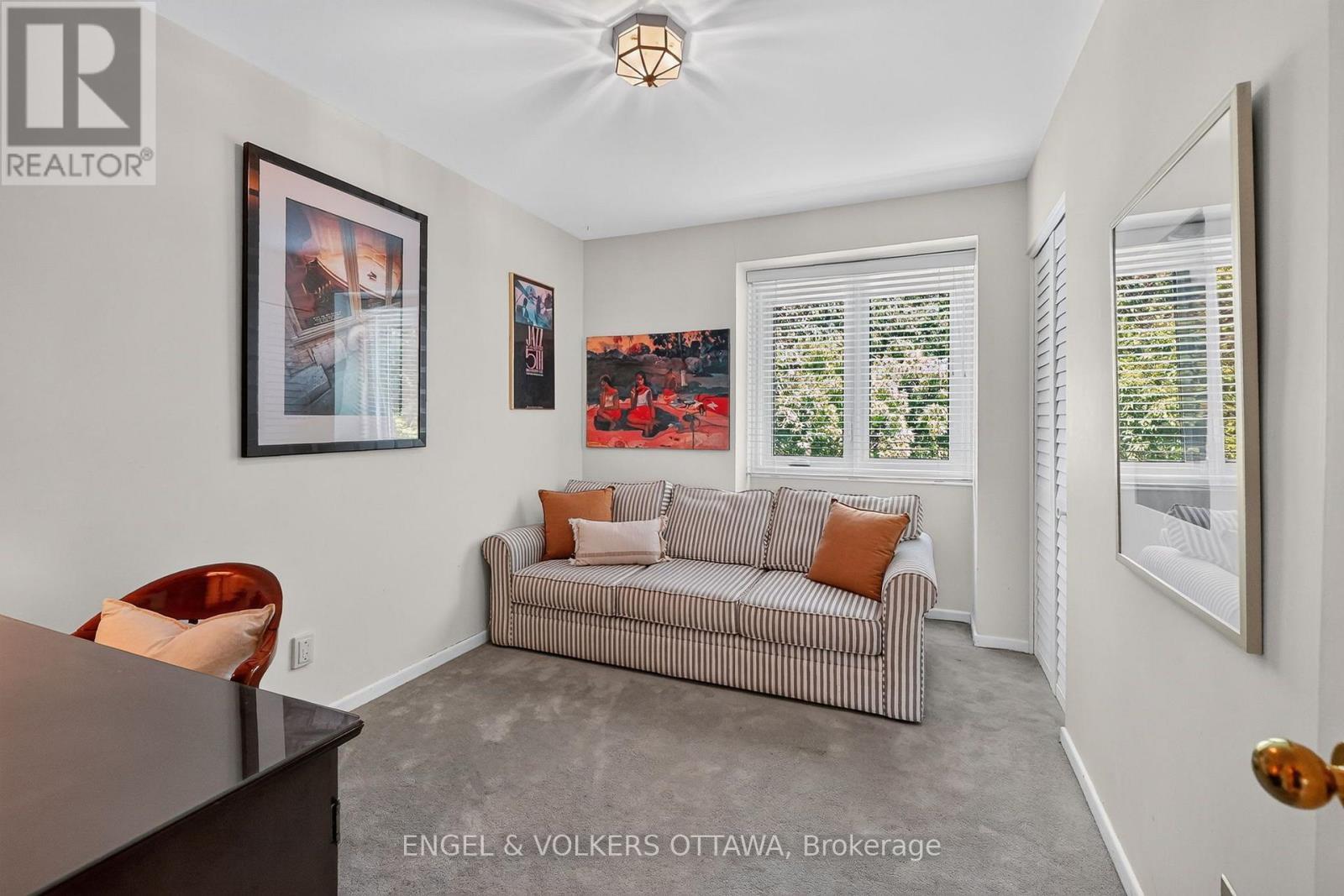 1907 Fairmeadow Crescent, Ottawa, ON