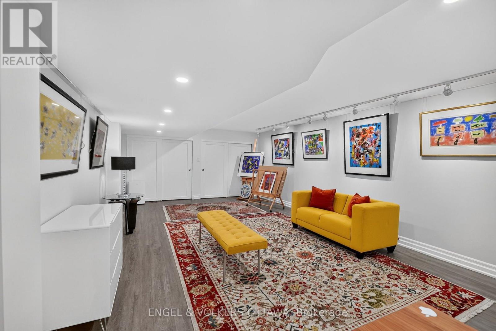 1907 Fairmeadow Crescent, Ottawa, ON
