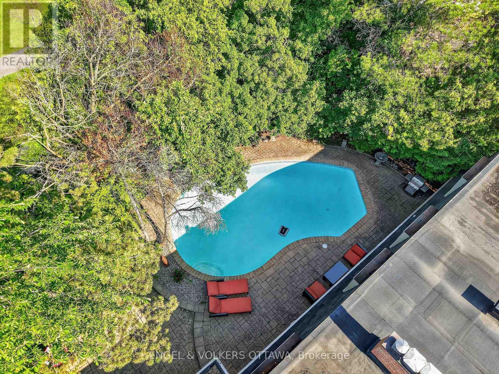 1907 Fairmeadow Crescent, Ottawa, ON