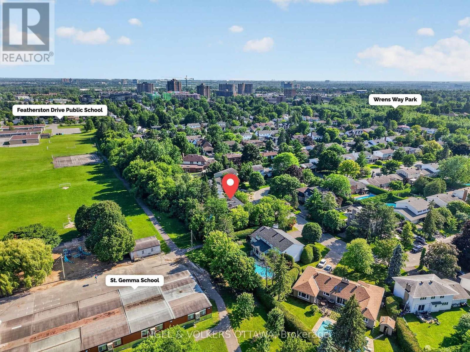 1907 Fairmeadow Crescent, Ottawa, ON