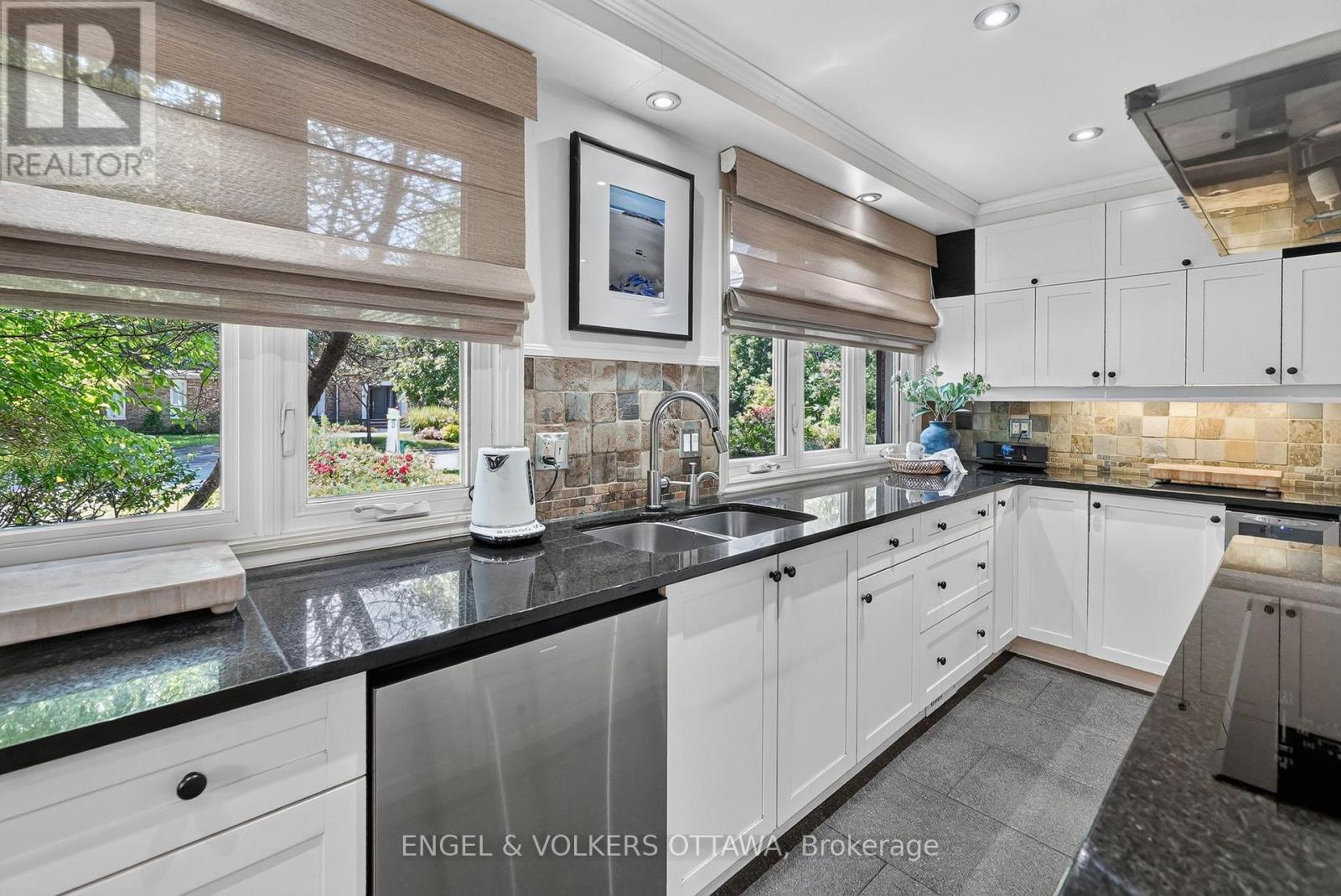 1907 Fairmeadow Crescent, Ottawa, ON
