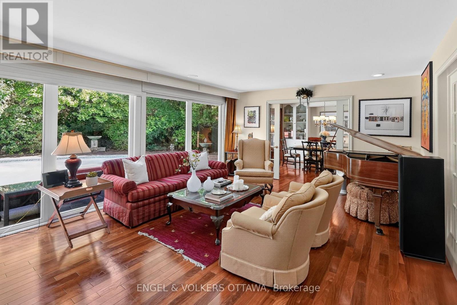 1907 Fairmeadow Crescent, Ottawa, ON