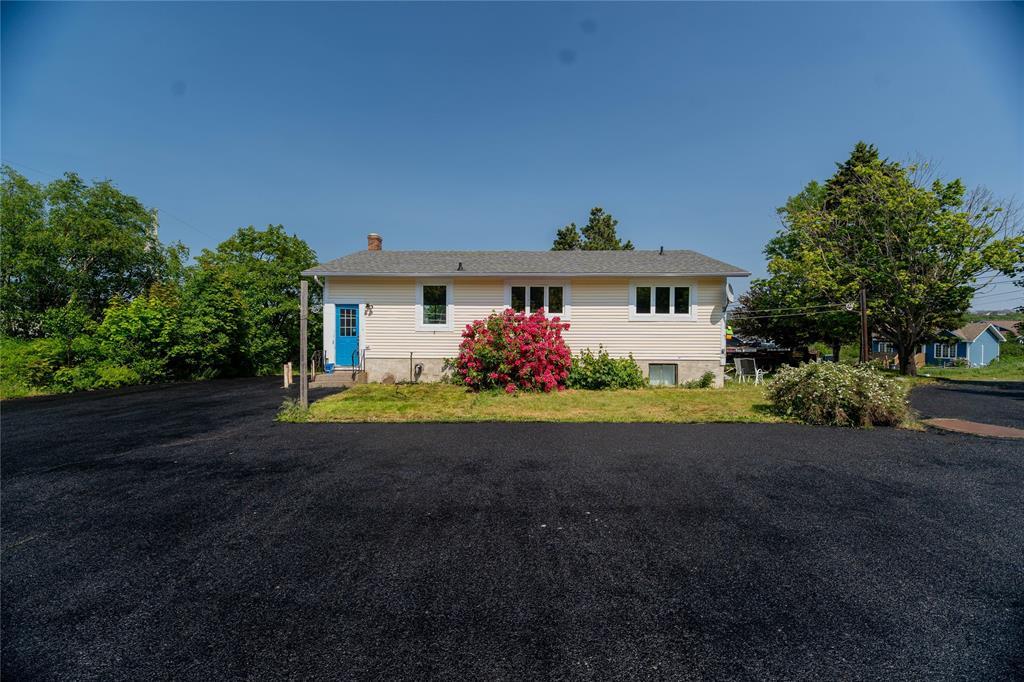 16 Mccutcheons Road, Conception Bay South, NL