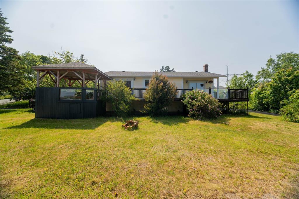16 Mccutcheons Road, Conception Bay South, NL