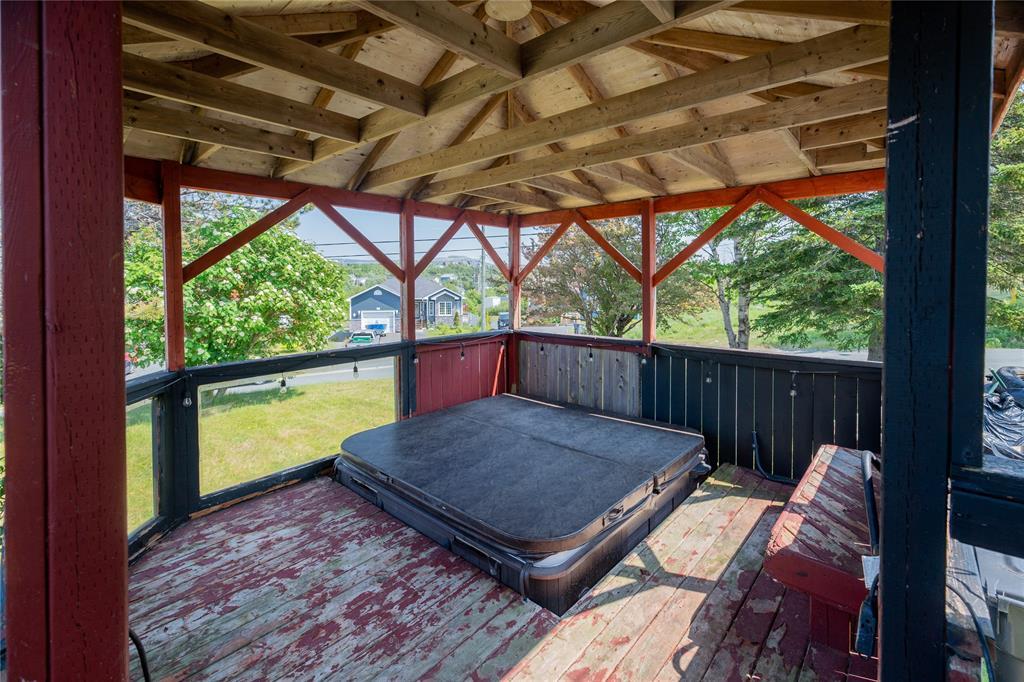 16 Mccutcheons Road, Conception Bay South, NL