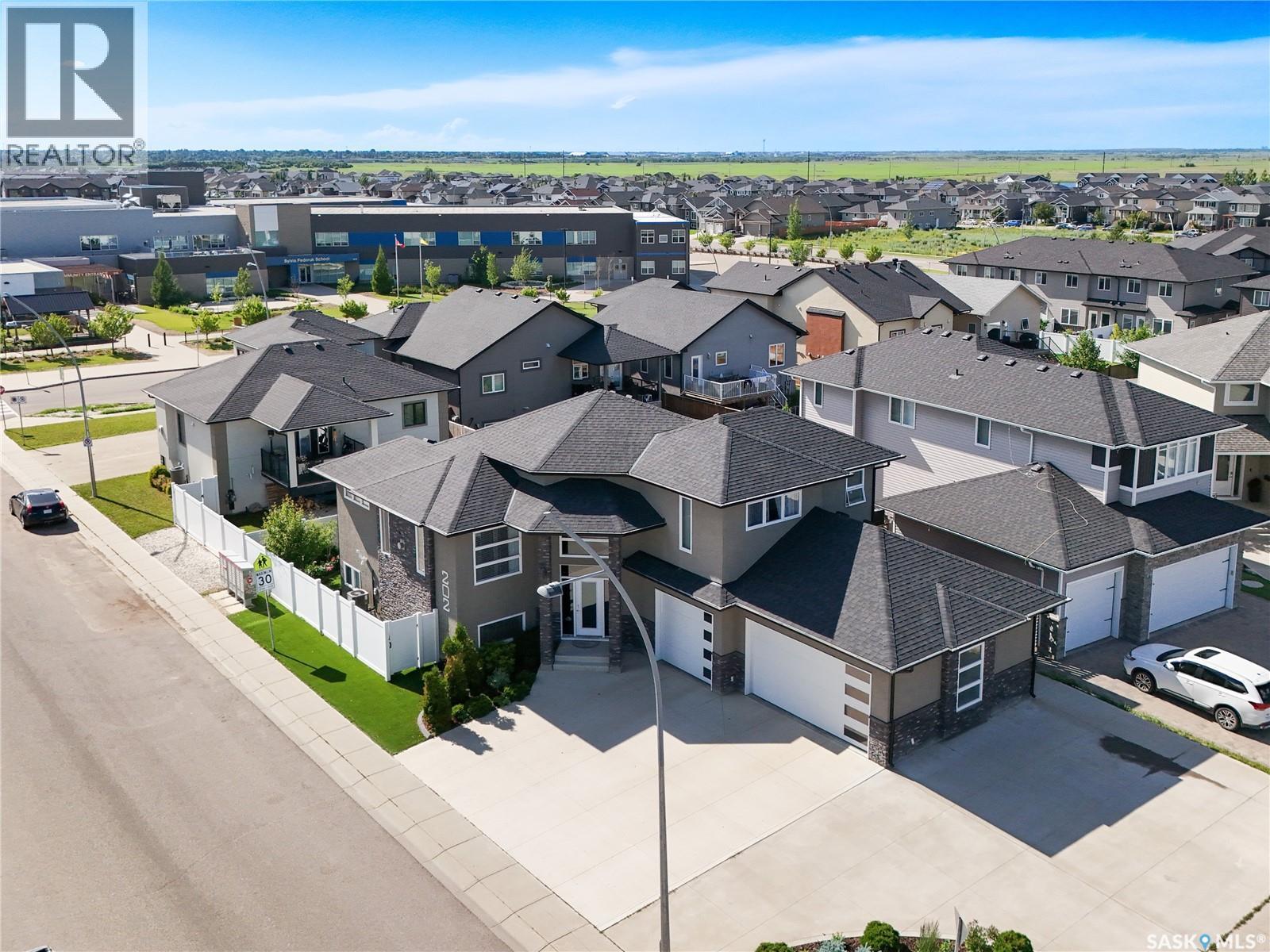 202 Glacial Shores Cove, Saskatoon, SK