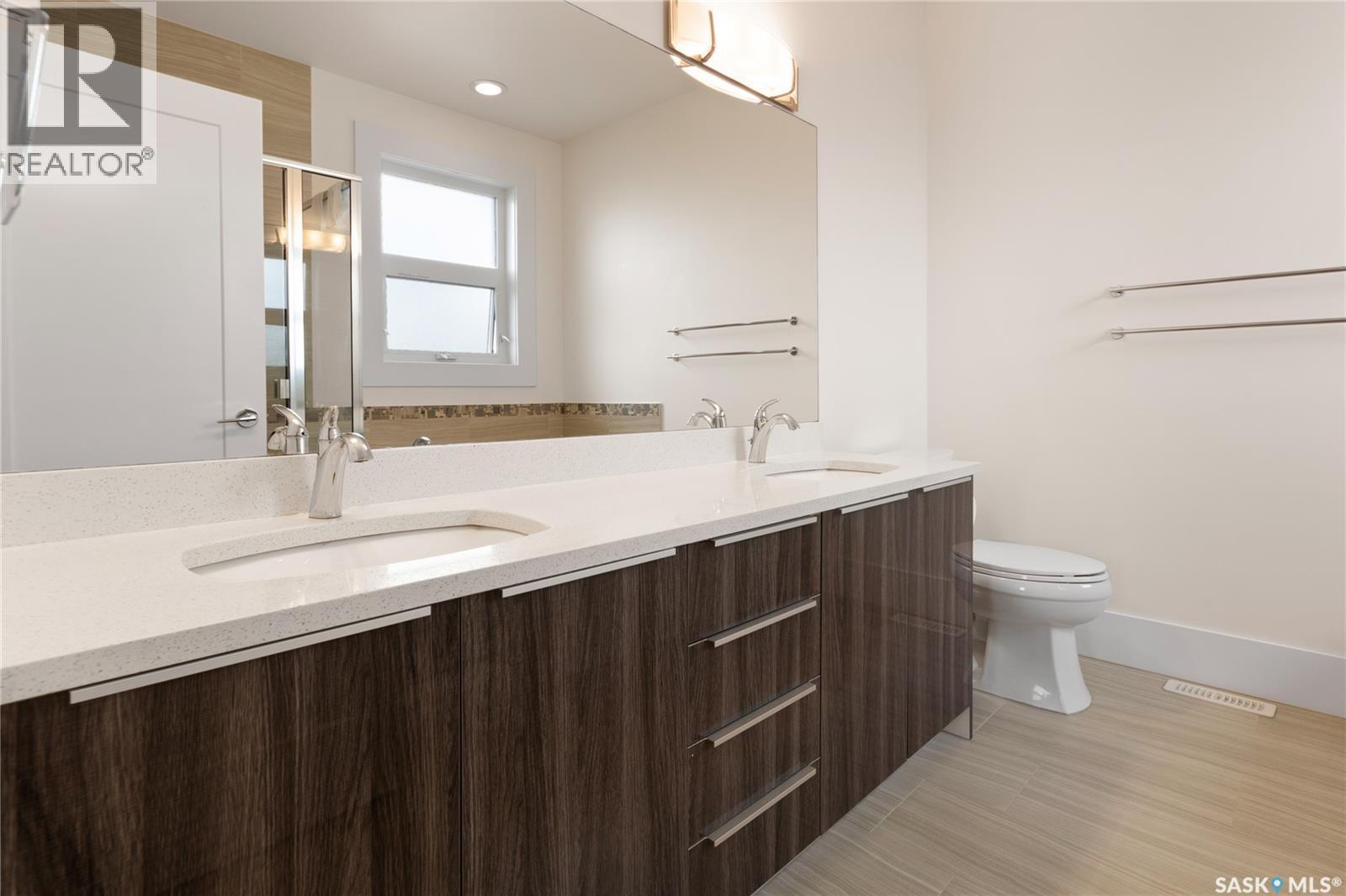 202 Glacial Shores Cove, Saskatoon, SK