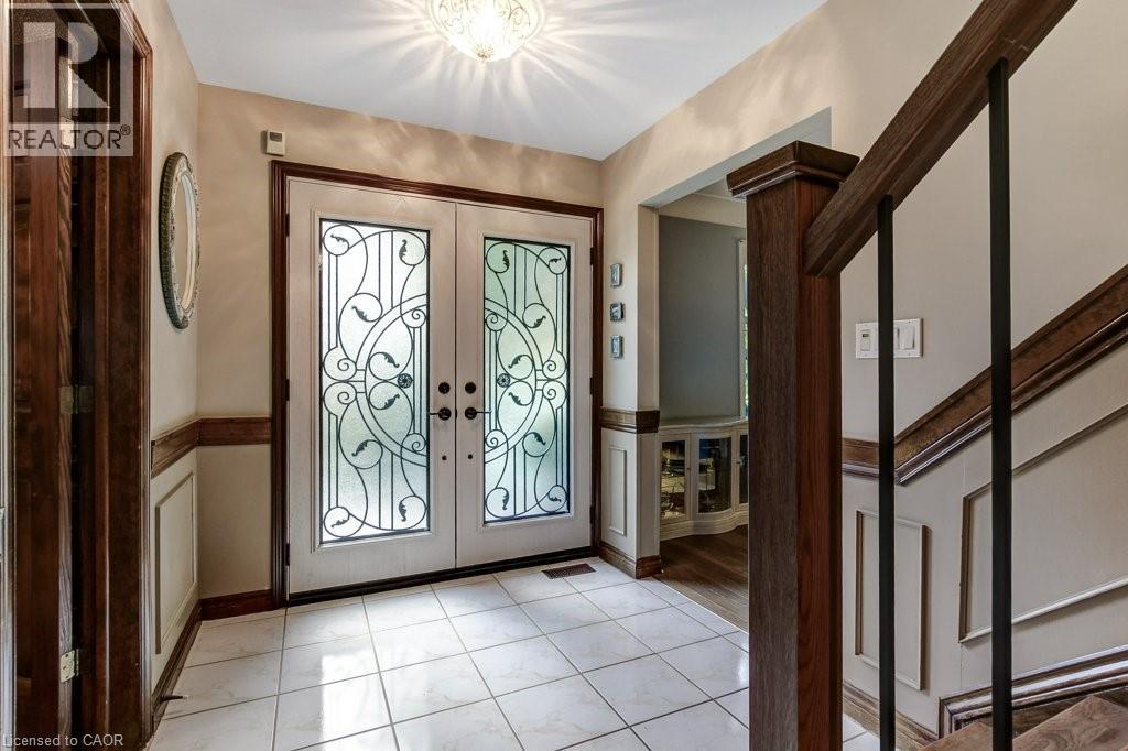215 Briar Hill Crescent, Ancaster, ON - Indoor Photo Showing Other Room