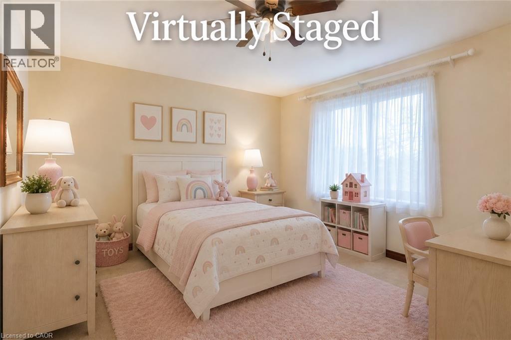215 Briar Hill Crescent, Ancaster, ON - Indoor Photo Showing Bedroom