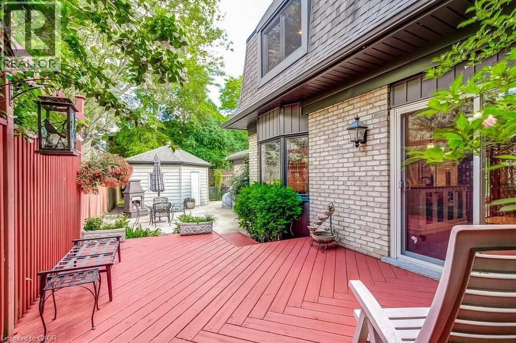 215 Briar Hill Crescent, Ancaster, ON - Outdoor With Deck Patio Veranda With Exterior