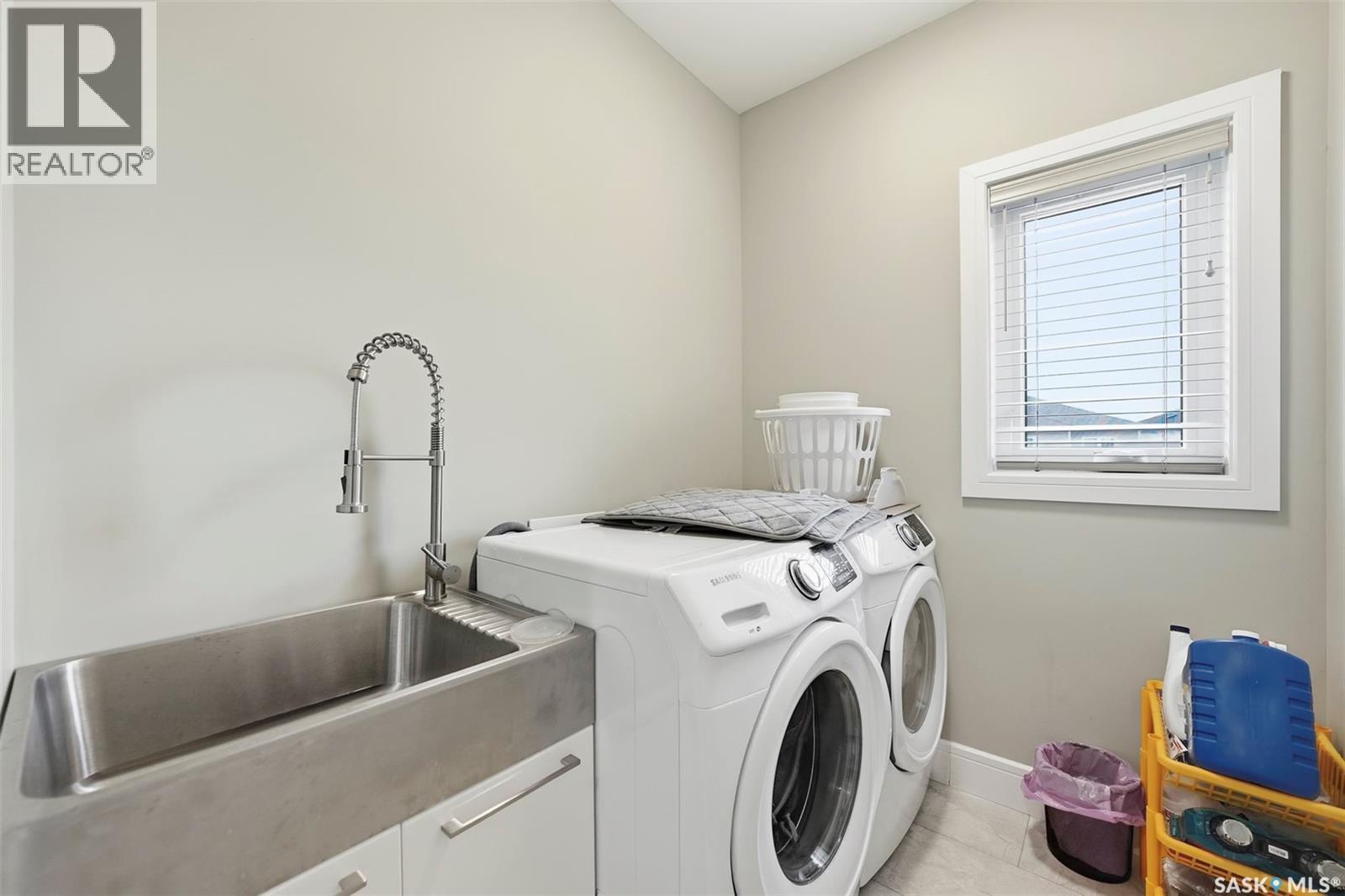 211 Burgess Bay, Saskatoon, SK