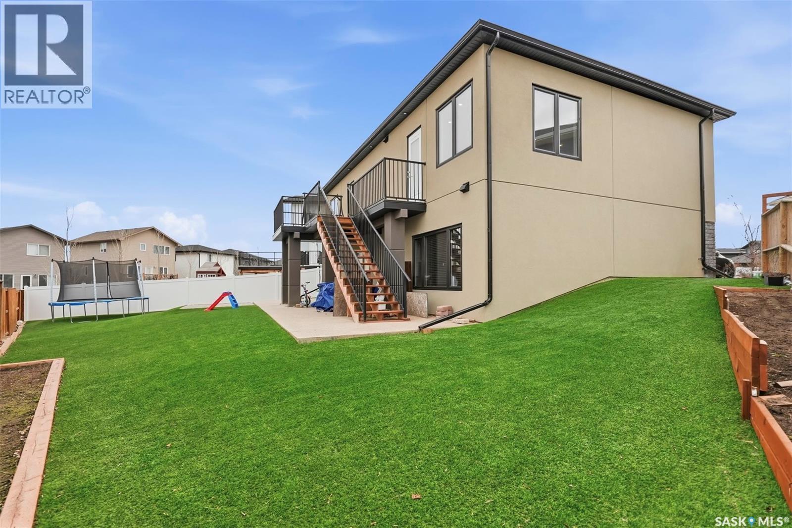 211 Burgess Bay, Saskatoon, SK