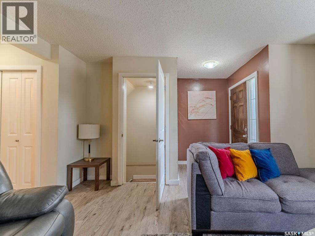 143 135 Ashworth Crescent, Saskatoon, SK