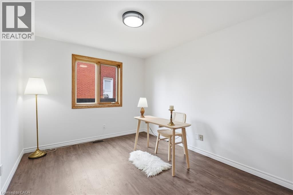 42 Fox Run, Brantford, ON - Indoor