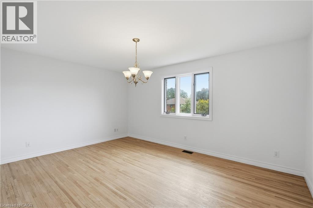 42 Fox Run, Brantford, ON - Indoor Photo Showing Other Room