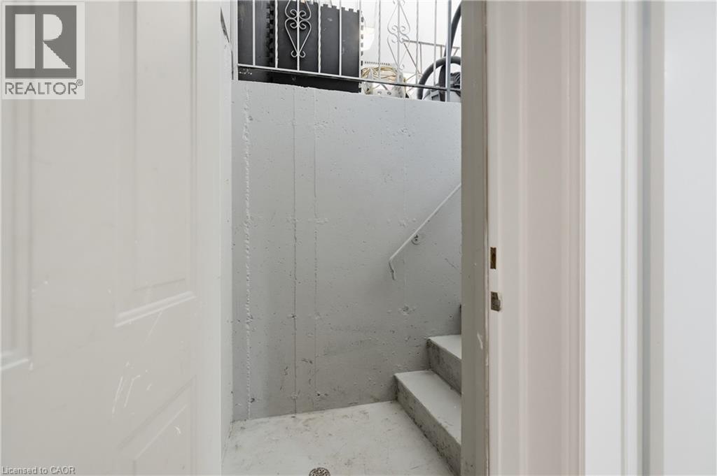 42 Fox Run, Brantford, ON - Indoor Photo Showing Other Room