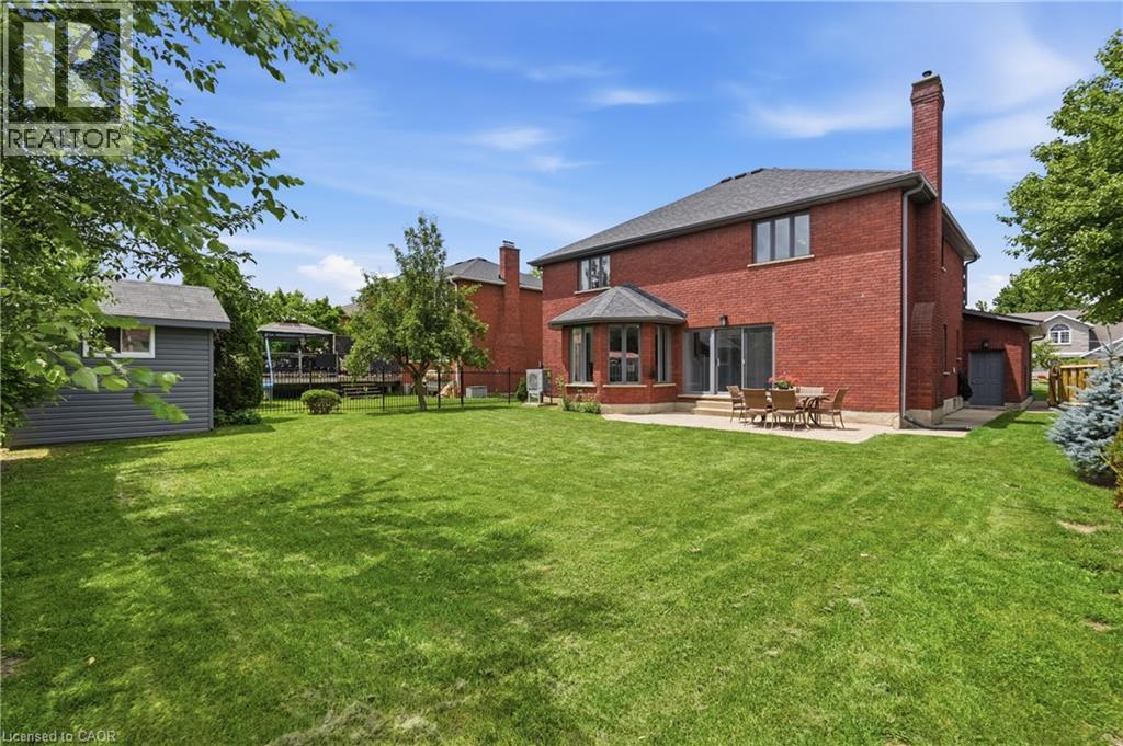 42 Fox Run, Brantford, ON - Outdoor