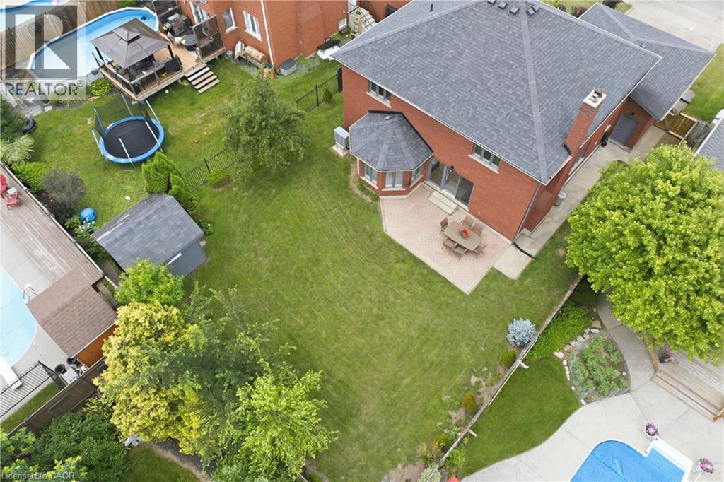 42 Fox Run, Brantford, ON - Outdoor