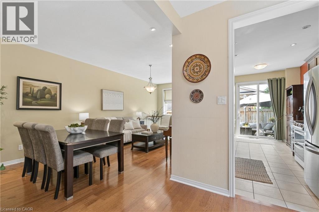 30 Doon Mills Drive, Kitchener, ON - Indoor Photo Showing Dining Room