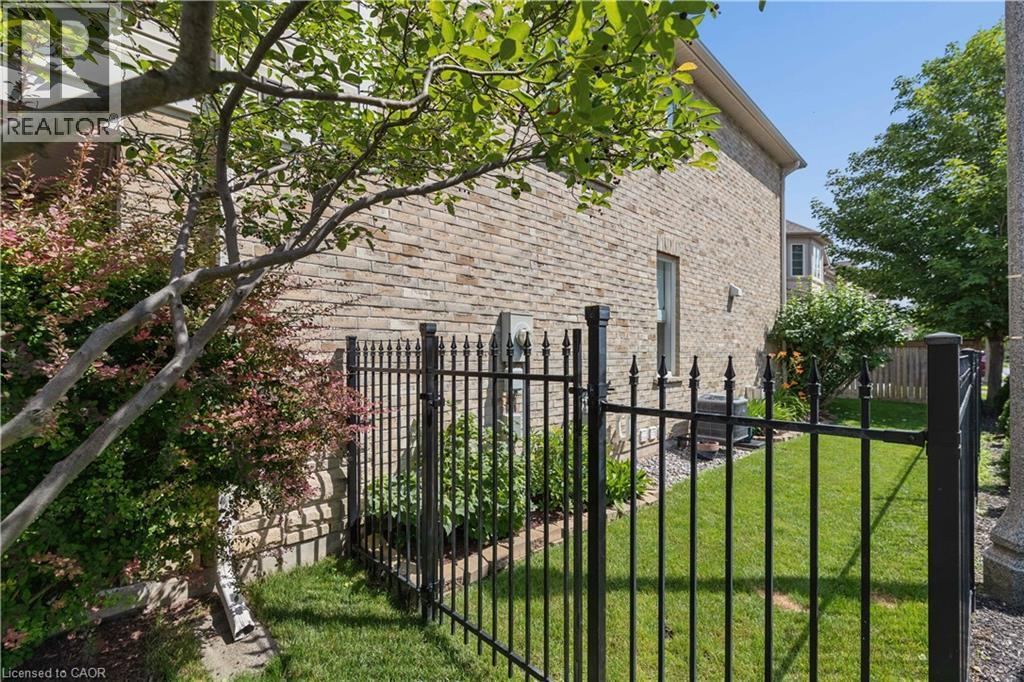 30 Doon Mills Drive, Kitchener, ON - Outdoor